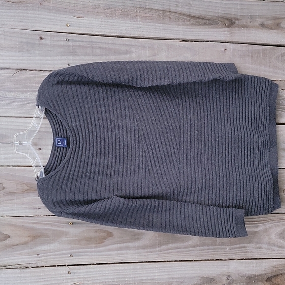 GAP Long Sleeved Charcoal Grey Crew Necked Sweater - Picture 1 of 4